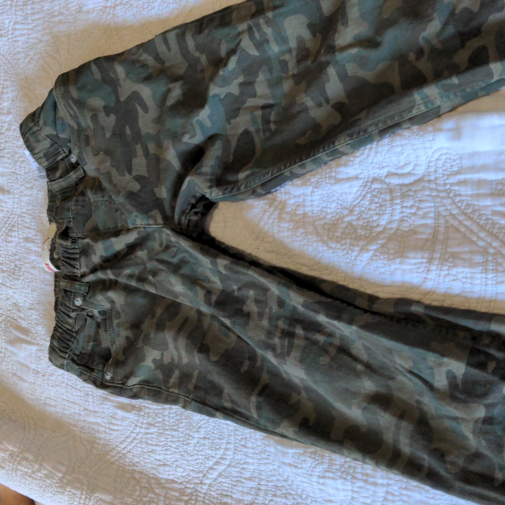 Levi's joggers